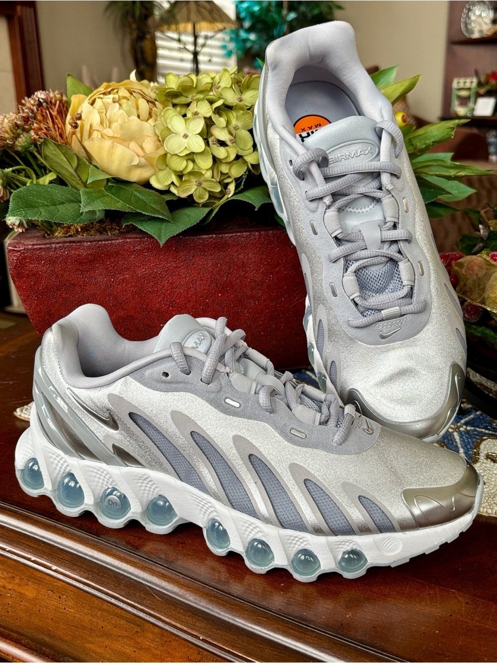 Brand New Nike Air Max Dn8 Metallic Silver Gray Running Shoes Lace Up Sneakers